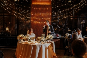 Cтол молодоженов