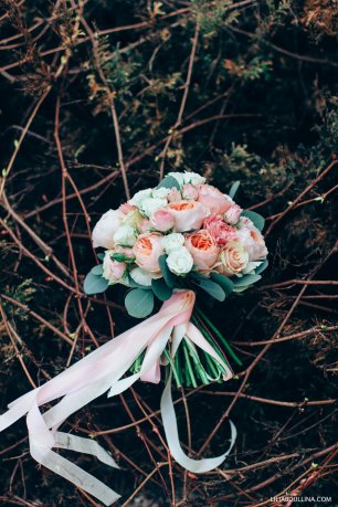 Нежно-розовый букет невесты