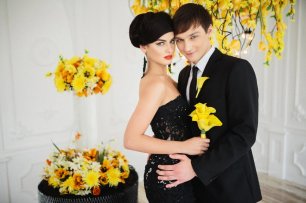 Декор свадьбы в черном и желтом цветах