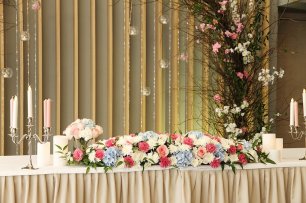 Оформление стола молодых