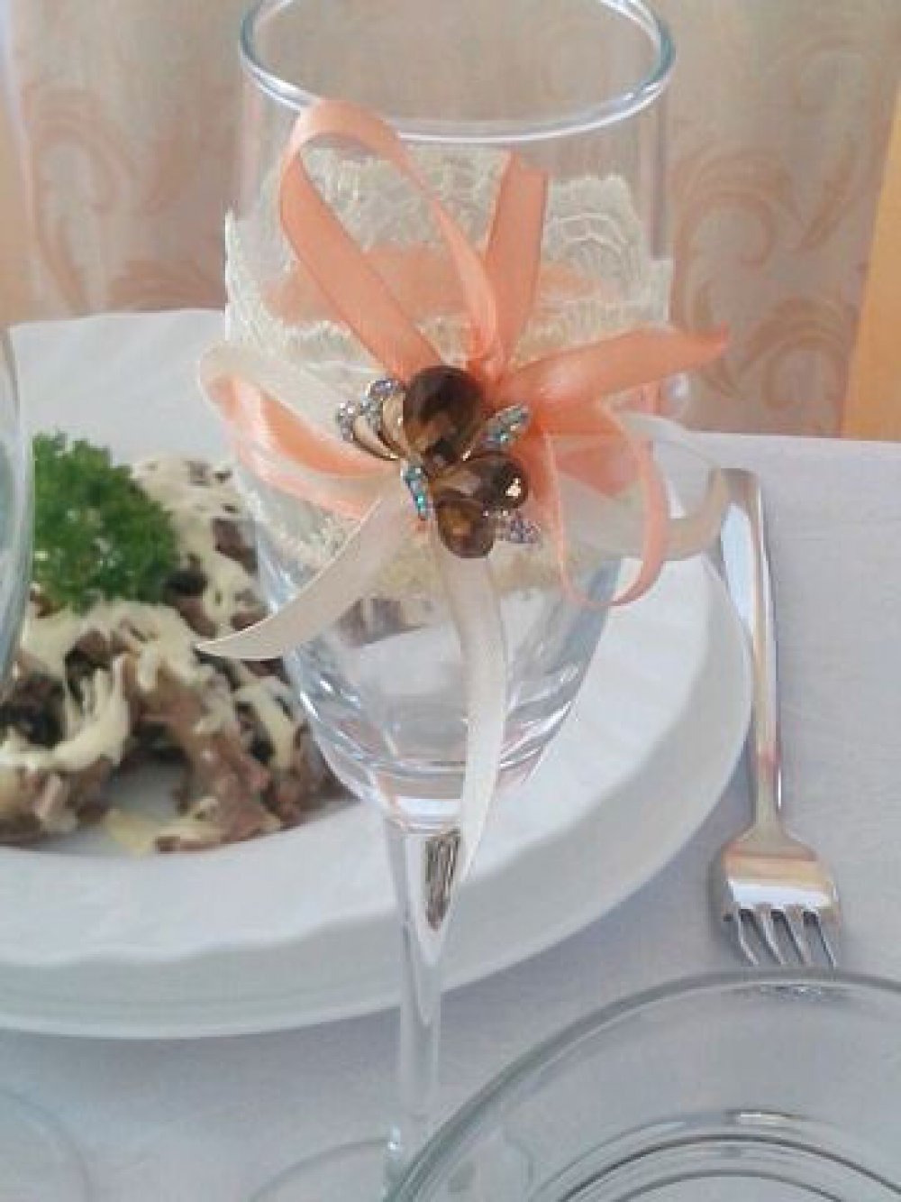 делается на заказ .фужеры ваши.