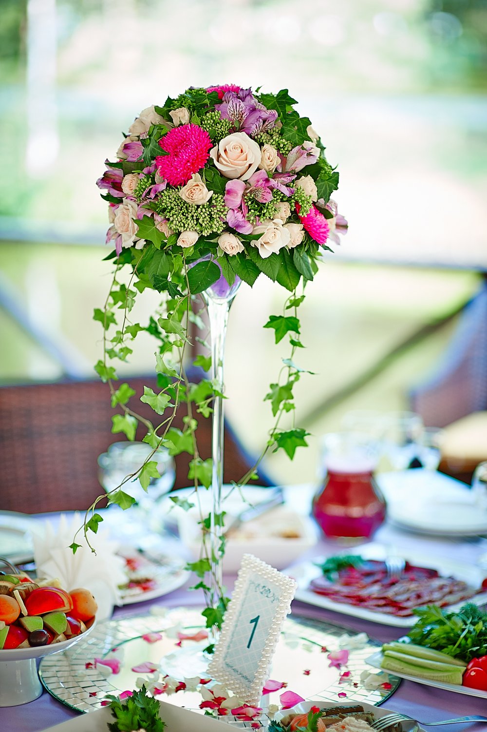 Живые цветы в мартинках