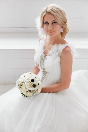 Элегантная прическа невесты