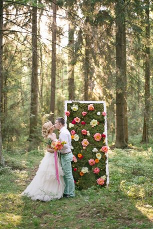 Стена из мха и цветов