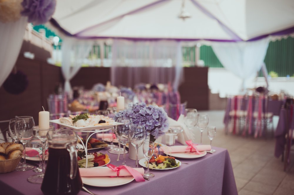 Оформление гостевых столов. Совместный проект с FLO-MASTER event decor studio