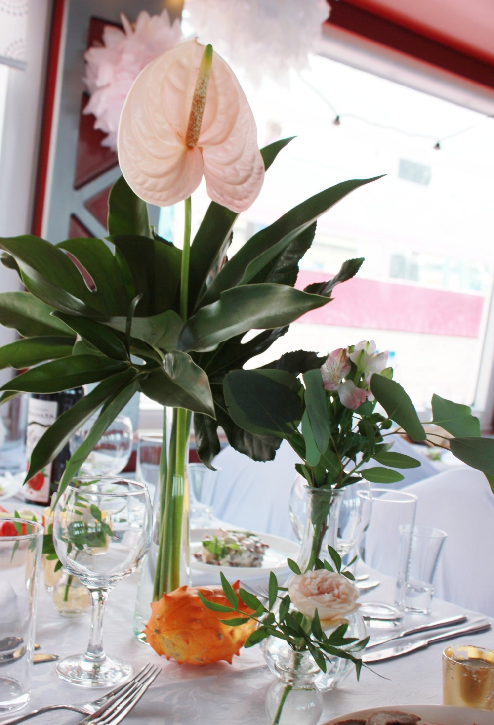 Оформление столов гостей