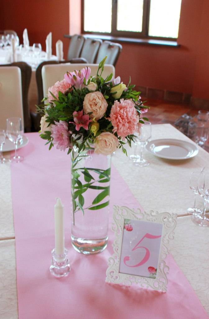 Композиция на стол гостей