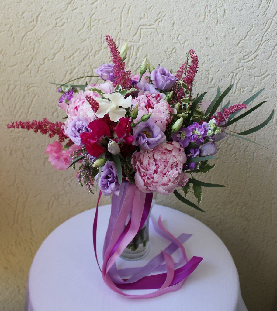 Сборный букет с пионами