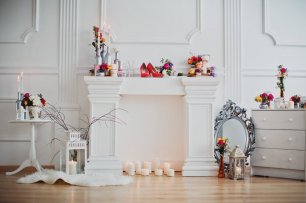Декоративный камин для свадебной фотосессии