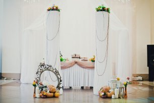 Фотозона в свадебном зале