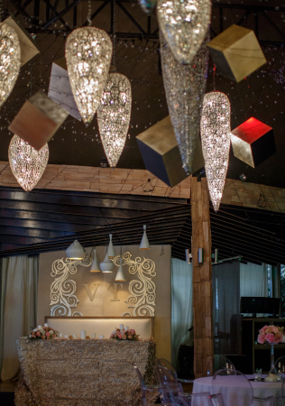 тренды свадебного декора 2019, необычные светильники в декоре свадьбы, декор MARELLE