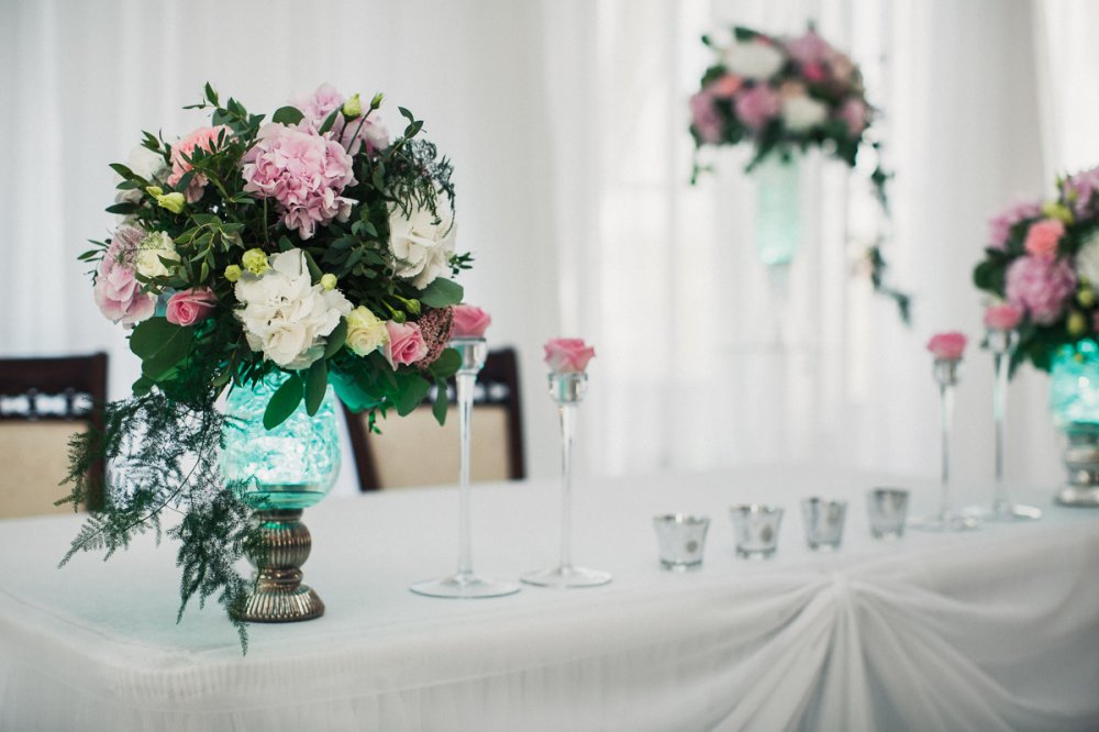 Свадьба очаровательной пары Валерия и Маргариты в Парк-отеле Империал Клаб Делюкс. Фотограф @a.kitov . Координация @nadejda_kitova . Флористика @magiasvetov073 . Аплайтинг @kirillgolovko . Декор @decor.vesna .