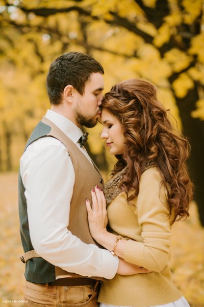 Организация Организация свадьбы в Ульяновске "ЧЕгевара". Фотограф Сергей Ислюков. Образ жениха и невесты Наташа Королева. Прическа Юлия Салифанова. Макияж Катя Шишкова. Платье невесты Долина Роз.Бабочка жениха Магазин дизайнерских бабочек "IS-Jam Bow-tie".  Декор и флористика Студия декора Весна и Татьяна Ефремова