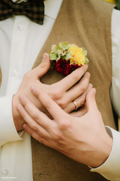 Организация Организация свадьбы в Ульяновске "ЧЕгевара". Фотограф Сергей Ислюков. Образ жениха и невесты Наташа Королева. Прическа Юлия Салифанова. Макияж Катя Шишкова. Платье невесты Долина Роз.Бабочка жениха Магазин дизайнерских бабочек "IS-Jam Bow-tie".  Декор и флористика Студия декора Весна и Татьяна Ефремова