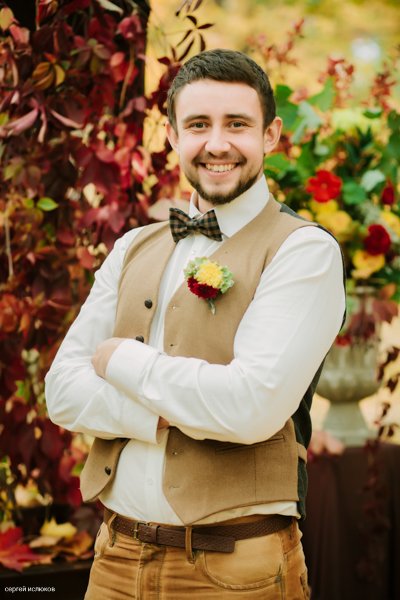 Организация Организация свадьбы в Ульяновске "ЧЕгевара". Фотограф Сергей Ислюков. Образ жениха и невесты Наташа Королева. Прическа Юлия Салифанова. Макияж Катя Шишкова. Платье невесты Долина Роз.Бабочка жениха Магазин дизайнерских бабочек "IS-Jam Bow-tie".  Декор и флористика Студия декора Весна и Татьяна Ефремова