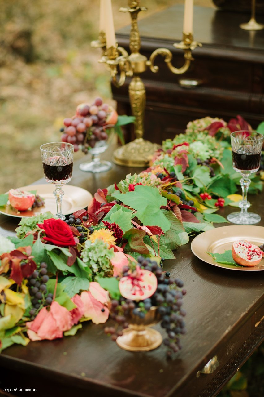 Организация Организация свадьбы в Ульяновске "ЧЕгевара". Фотограф Сергей Ислюков. Образ жениха и невесты Наташа Королева. Прическа Юлия Салифанова. Макияж Катя Шишкова. Платье невесты Долина Роз.Бабочка жениха Магазин дизайнерских бабочек "IS-Jam Bow-tie".  Декор и флористика Студия декора Весна и Татьяна Ефремова