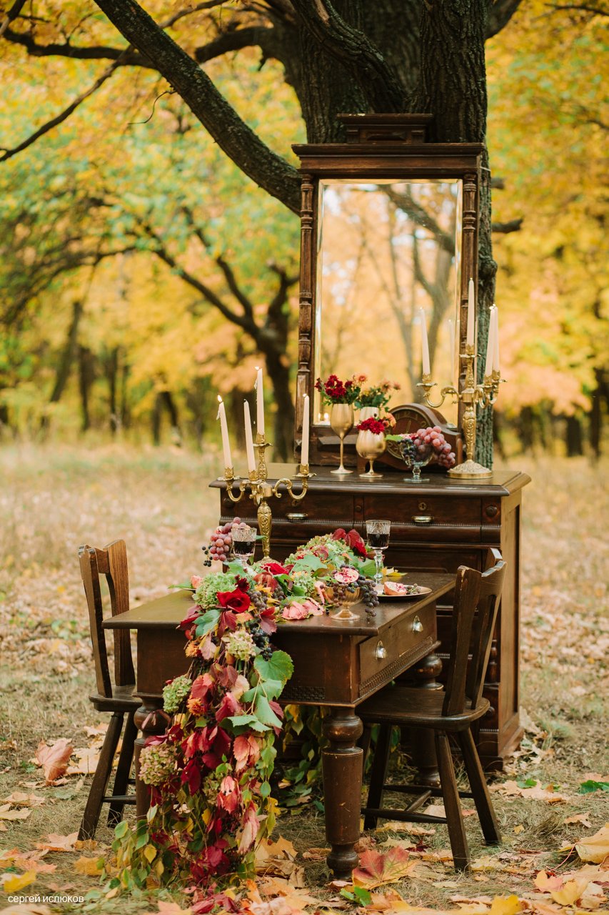 Организация Организация свадьбы в Ульяновске "ЧЕгевара". Фотограф Сергей Ислюков. Образ жениха и невесты Наташа Королева. Прическа Юлия Салифанова. Макияж Катя Шишкова. Платье невесты Долина Роз.Бабочка жениха Магазин дизайнерских бабочек "IS-Jam Bow-tie".  Декор и флористика Студия декора Весна и Татьяна Ефремова