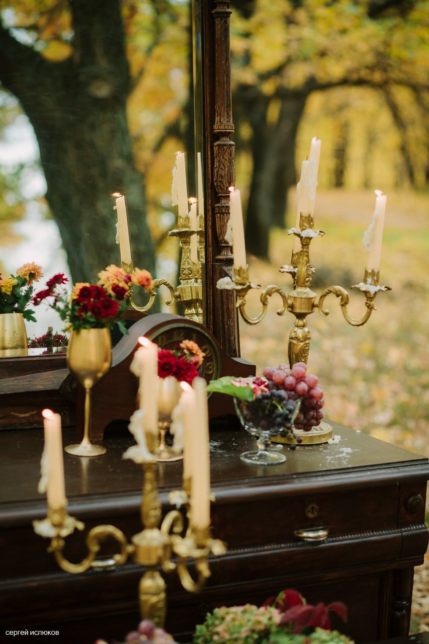 Организация Организация свадьбы в Ульяновске "ЧЕгевара". Фотограф Сергей Ислюков. Образ жениха и невесты Наташа Королева. Прическа Юлия Салифанова. Макияж Катя Шишкова. Платье невесты Долина Роз.Бабочка жениха Магазин дизайнерских бабочек "IS-Jam Bow-tie".  Декор и флористика Студия декора Весна и Татьяна Ефремова