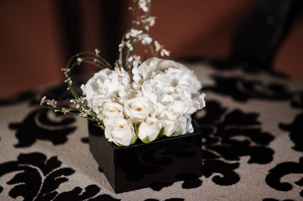 В воскресенье 14 декабря в парк-отеле "Империал Клаб Делюкс" состоялась свадебная церемония Данилы и Дарьи . Изысканная и очень трогательная церемония прошла благодаря самой паре и конечно большой, дружной команде Royal Style: Кирилла Головко и Татьяны Головко с командой, где они все круто снимали , освещали и озвучивали. Как всегда шикарная флористика от цветочного салона Магия цветов. Четкая, профессиональная координация Лилии Валяйкиной и Ольги Логиновой. Фото Юрий Ищук.  Ведущий свадебной церемонии, шоумен- Михаил Умнов. Оформление свадебной регистрации от Студии декора Весна. Сладкий стол и обслуживание фуршета от Cafeletto. 