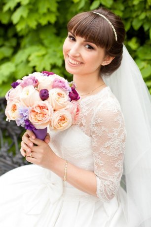 Букет невесты с фиолетовыми акцентами