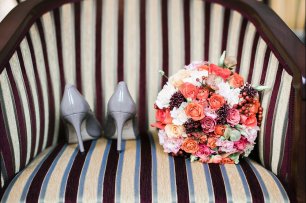 Букет невесты в коралловом цвете