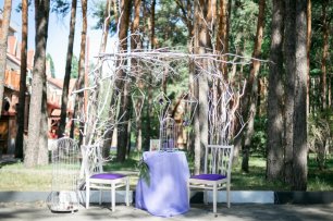 Фотозона в фиолетовых тонах