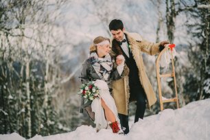 Зимняя прогулка на санях в свадебный день