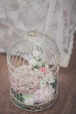 Винтажная клетка с цветами