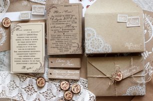 Полиграфия. Сборка пригласительных из крафт-бумаги