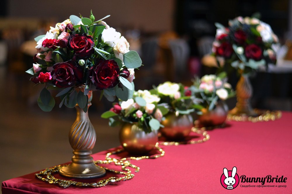 Флористика на столе молодоженов