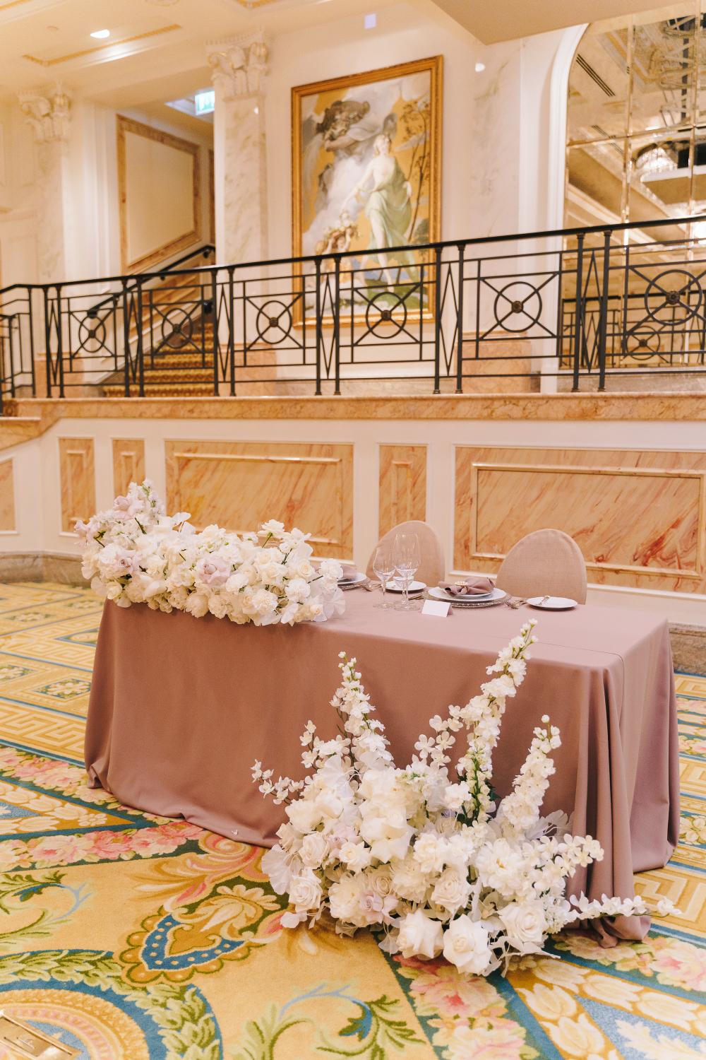 Оформление свадьбы в отеле "Four Seasons Lion Palace 5*"