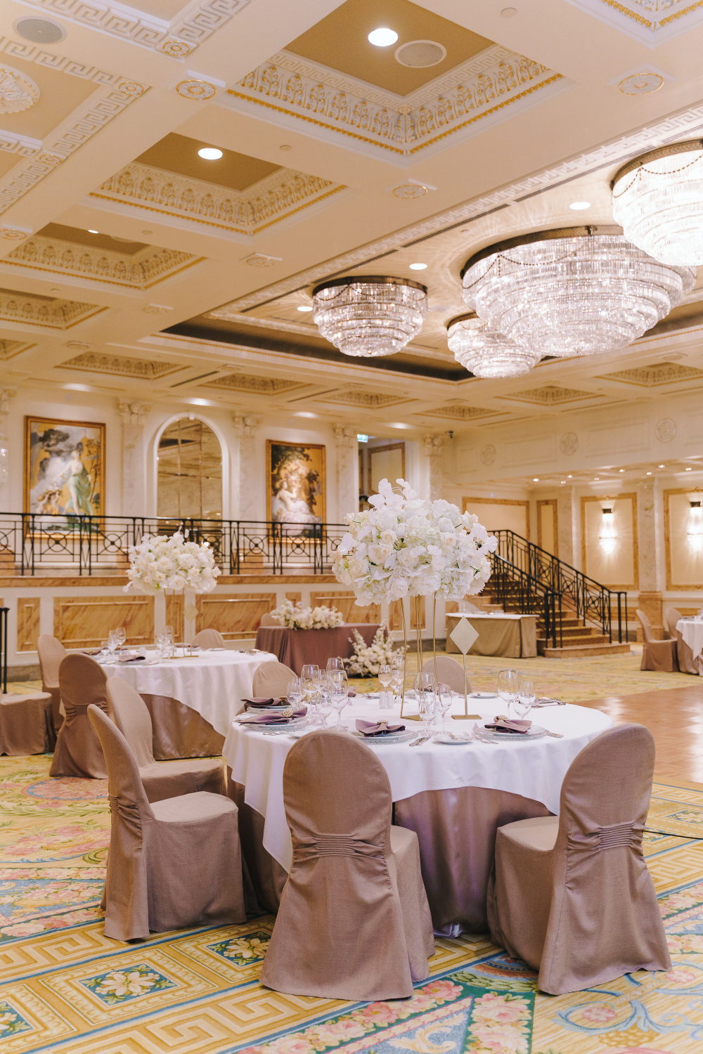 Оформление свадьбы в отеле "Four Seasons Lion Palace 5*"