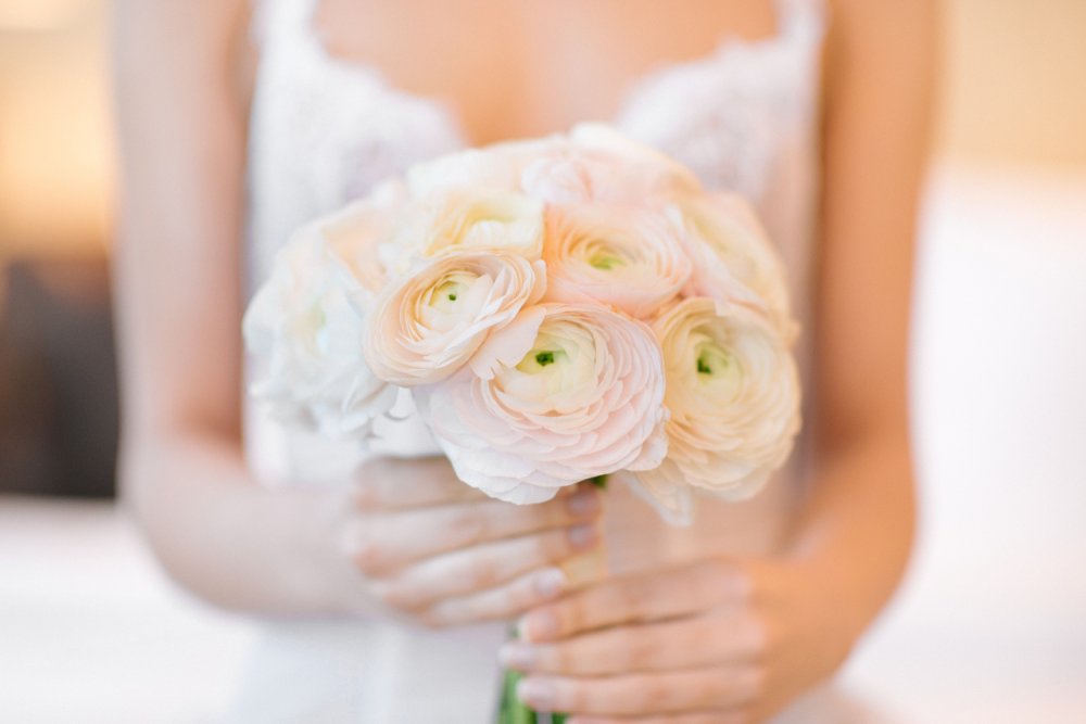 Букет невесты из ранункулюсов
Фотограф Катя Фирсова
Букет Юлия Перовская