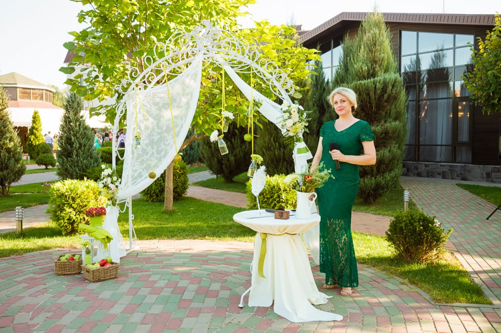 выездная церемония в ресторане "ЖАРДИН"Ведущая ЕЛЕНА ЛОКА