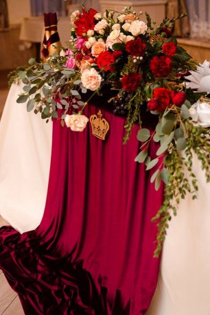 Царская свадьба в бордовых тонах
