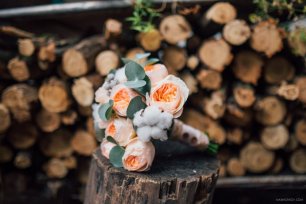 Персиковый букет с хлопком