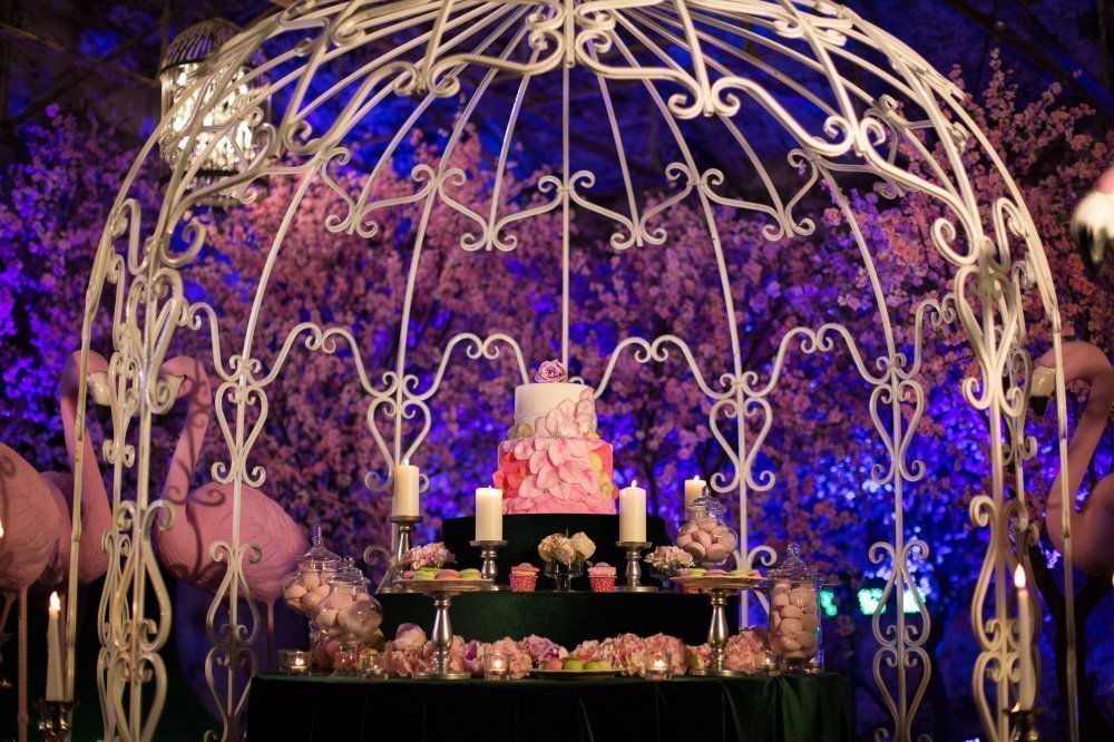 candy bar в стиле сюрреалистической клетки