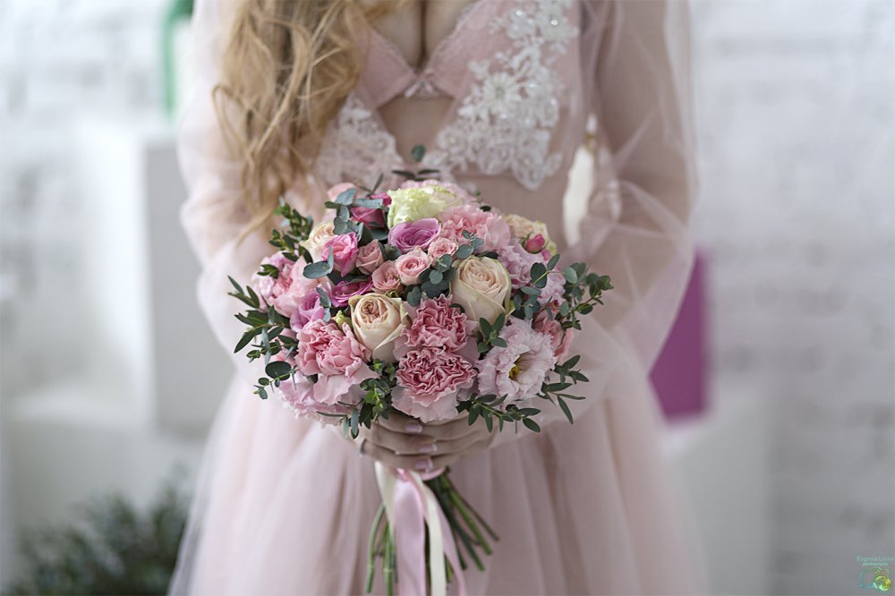 Букет невесты в розовом цвете