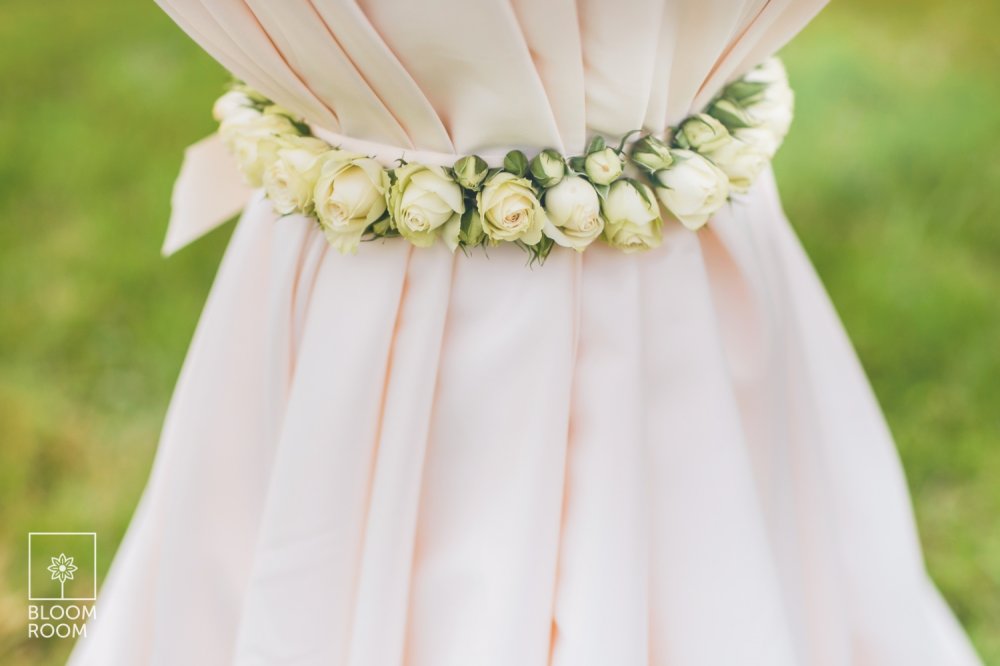 Лента с живыми цветами