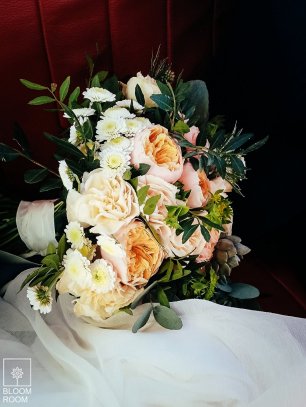 Букет невесты с персиковыми цветами