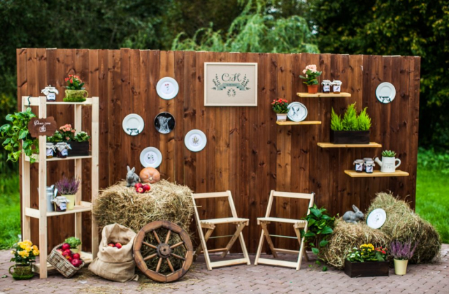 welcome-зона на свадьбе, декор welcome-зоны на свежем воздухе, декор WOODBERRY