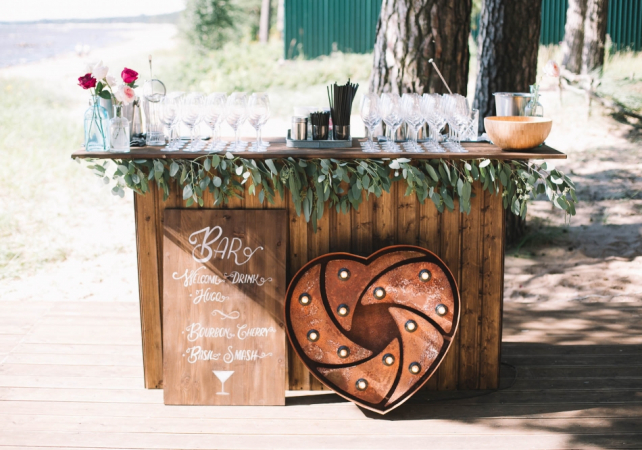 цвет свадьбы 2019, свадьба в коричневом цвете, декор WOODBERRY