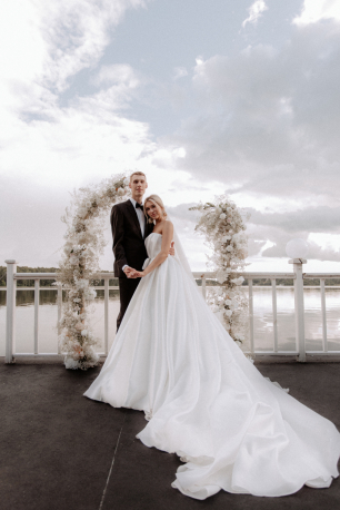 Арка из воздушной гипсофилы