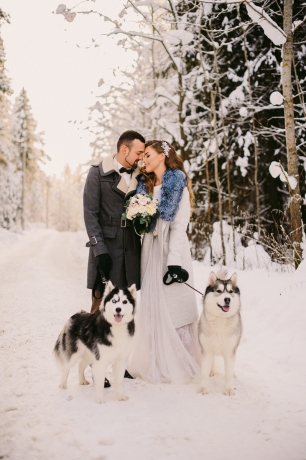 Свадьба зимой.
Прогулка