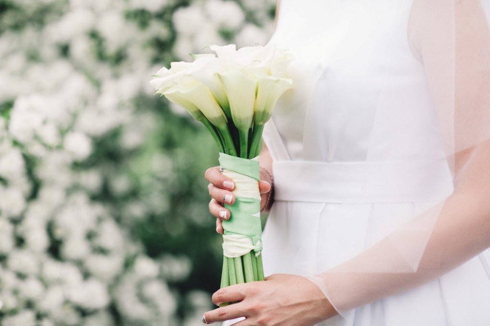 Букет невесты из калл в ретро-стиле