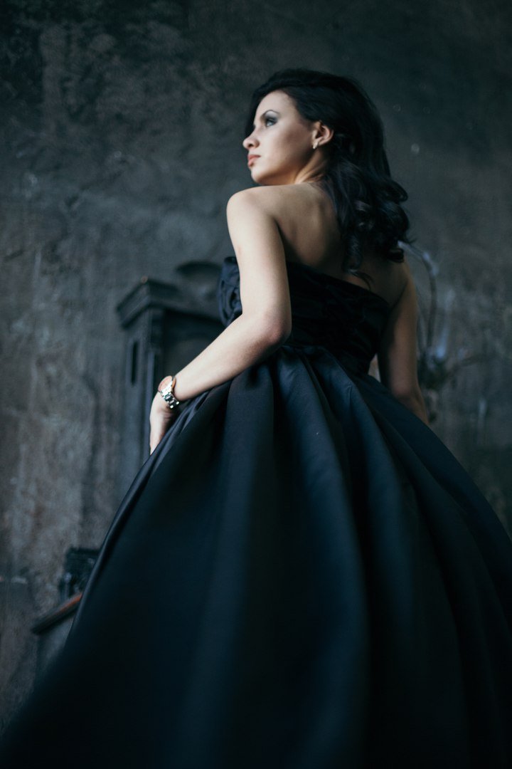 Съемка в студии в стиле Готик. Декор и флористика Royalwed.ru