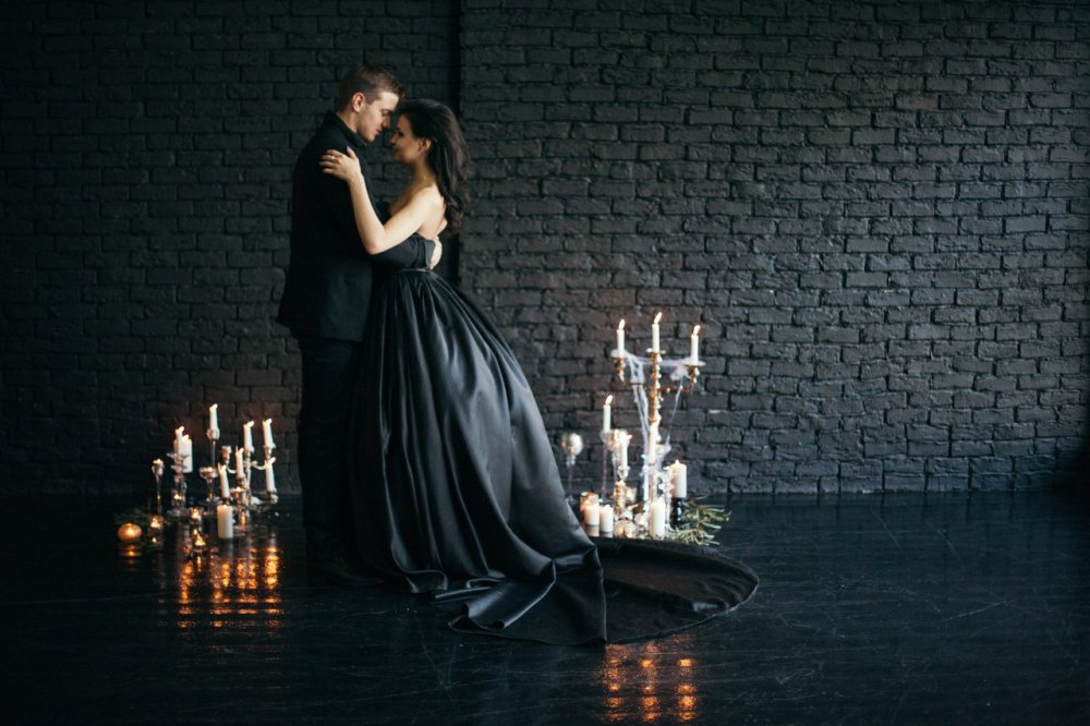 Съемка в студии в стиле Готик. Декор и флористика Royalwed.ru