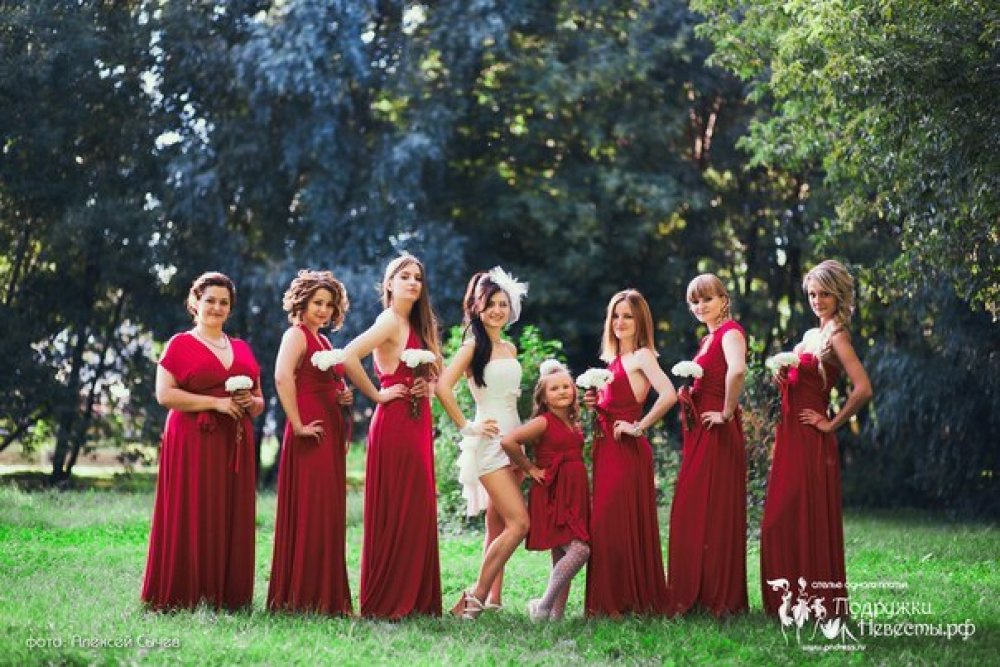 Платья для подружек невесты. Клубника