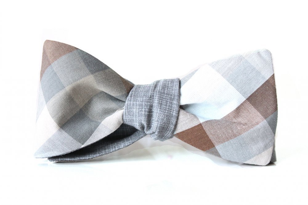 Reverse Side 4 in 1 100% cotton men's self tied Bow Tie

Галстук-бабочка ручной работы, оснащён слайдером для регулировки по обхвату шеи и крючком для расстегивания не развязывая. Галстук-бабочку вы получаете завязанным, в подарочной упаковке с инструкцией по завязыванию.

100% cotton self-tie bow tie.
Hand Made in Prague, Czech Republic, EU
Dry clean
Warm iron if needed.
Width 5" / 12cm, Length 2" / 6cm
Product Code: CR026

1150 руб. *включая стоимость доставки