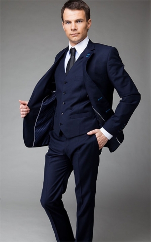 Костюм-тройка